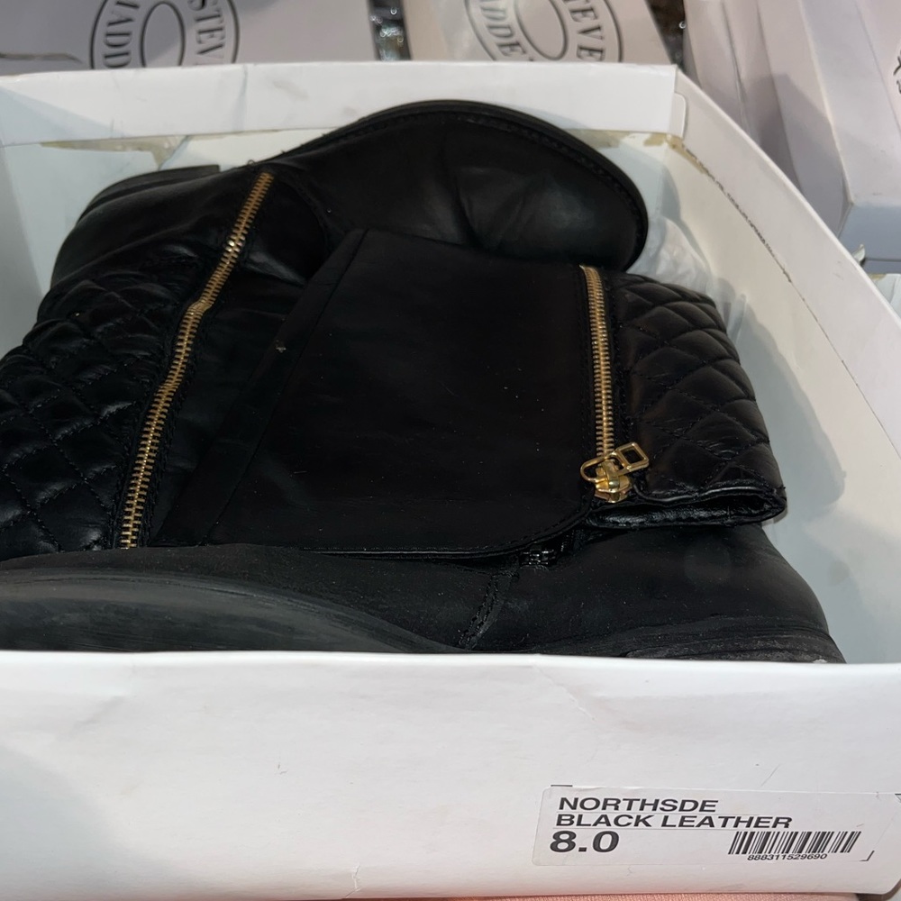 Leather boots size 8 Steve Madden